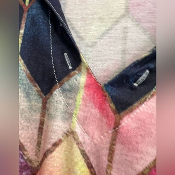 V-neck rainbow scales size small blouse - Picture 2 of 4